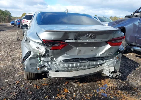 2024 Toyota Camry Se z USA, uszkodzony, nr VIN 4T1G11BK4RU127447